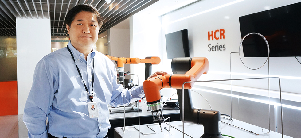 HCR Cobots won the Design Award from iF WORLD DESIGN in 2017 for their product design