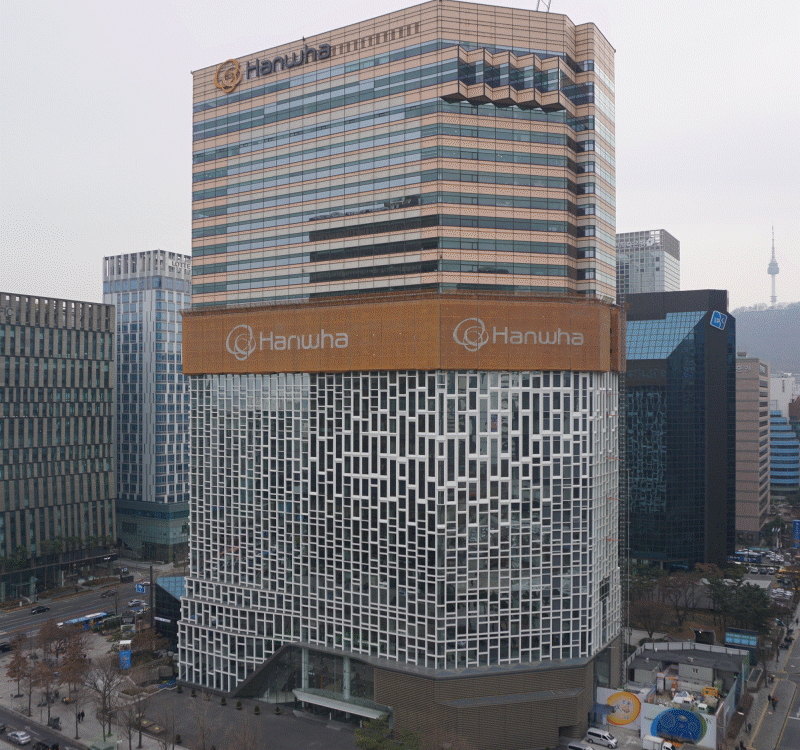 Stage 10 of Hanwha's HQ renovation which took place 3 to 4 floors at a time to be as efficient as the solar energy that inspired it