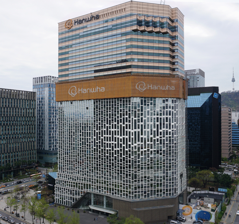 Stage 12 of Hanwha's HQ renovation which took place 3 to 4 floors at a time to be as efficient as the solar energy that inspired it