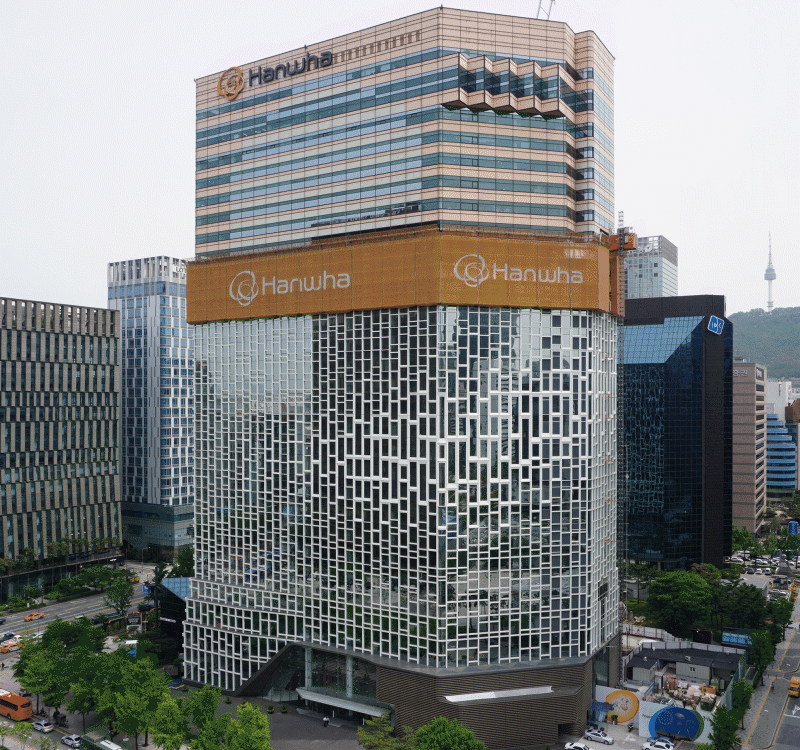 Stage 13 of Hanwha's HQ renovation which took place 3 to 4 floors at a time to be as efficient as the solar energy that inspired it