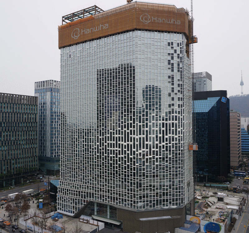 Stage 21 of Hanwha's HQ renovation which took place 3 to 4 floors at a time to be as efficient as the solar energy that inspired it